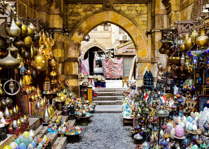 Tour a El Cairo desde Marsa Alam Por Un Día: Bazar de Jan El Jalili, corazón del comercio y la cultura cairota.