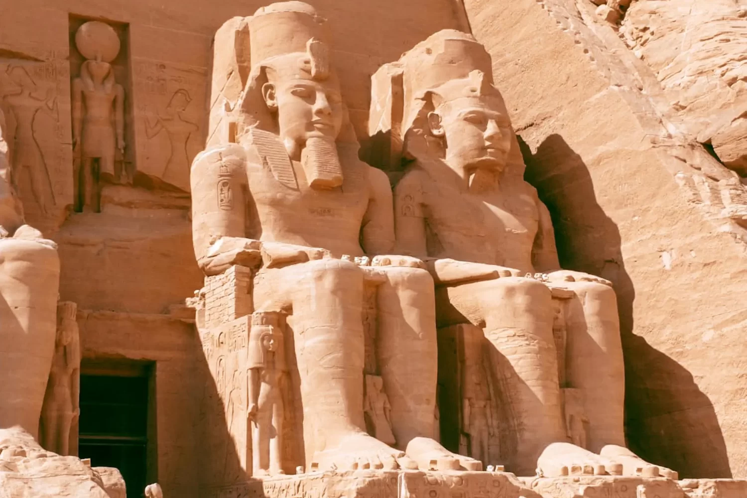 Excursión a Luxor y Abu Simbel – Impresionante Templo de Ramsés II en Abu Simbel