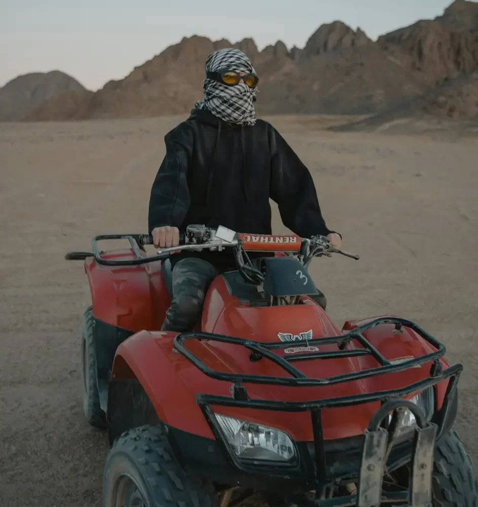 Safari en Quad al Desierto del Sinaí desde Sharm con paseo en camello por oasis y dunas del Sinaí