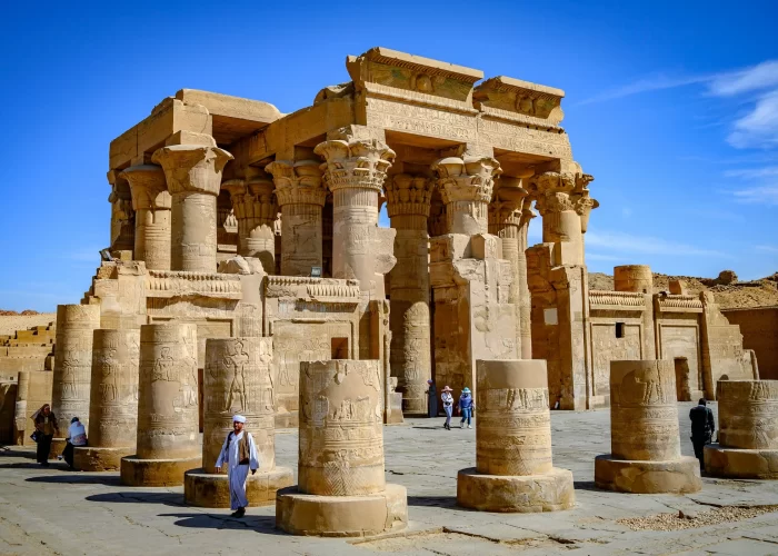 Tour a Kom Ombo y Edfu desde Marsa Alam – El Templo de Kom Ombo junto al río Nilo en Asuán