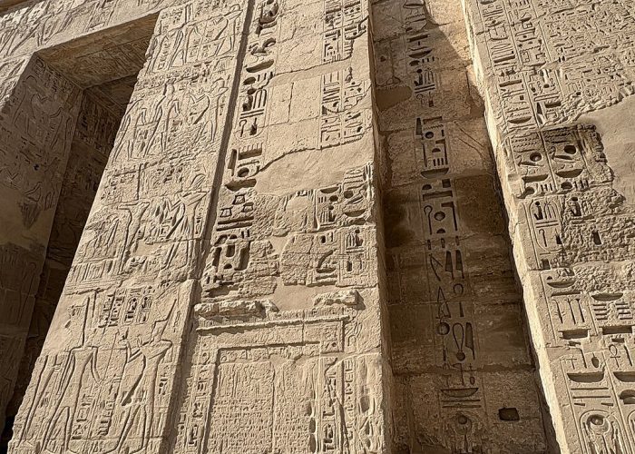 Excursión en Luxor a la Orilla Occidental en un Día | Tour Privado Completo: Medinet Habu, templo mortuorio de Ramsés III en Luxor, Egipto