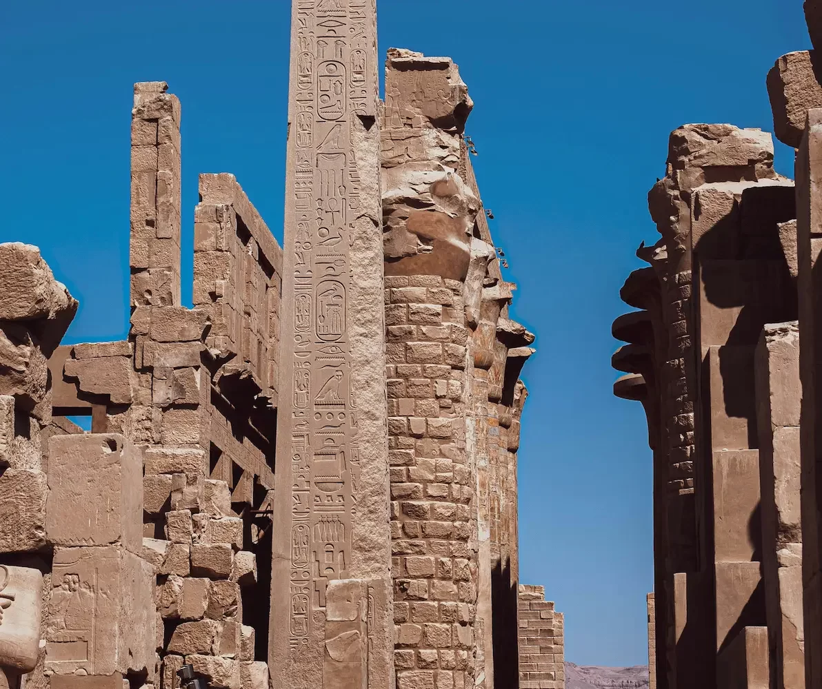 Crucero de Lujo por el Nilo Le Fayan 4 y 5 Días visitando la emblemática Obelisco Inacabado en Asuán