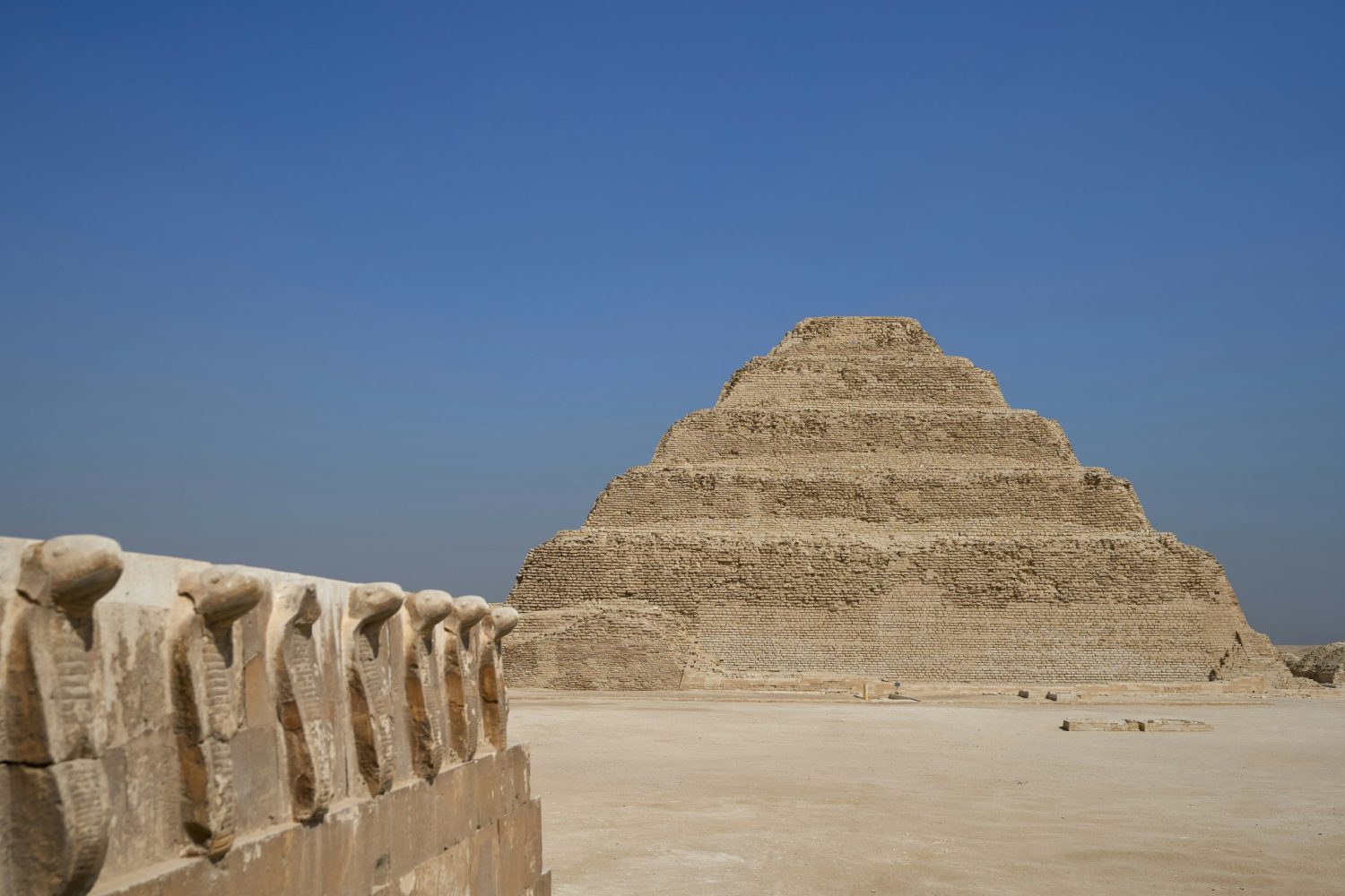 Excursión a Guiza, Saqqara y Menfis desde Makadi: Pirámide Escalonada de Saqqara, uno de los tesoros históricos del Antiguo Egipto