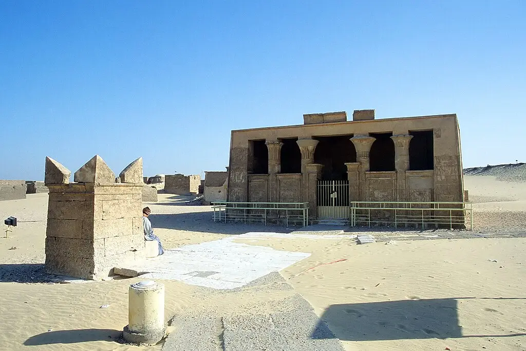 Tuna el‑Gebel: interior de la tumba de Petosiris