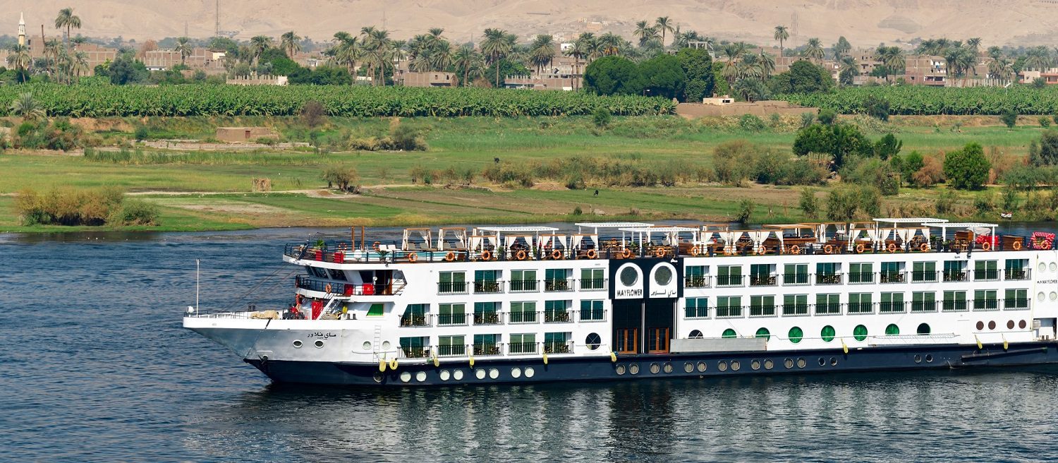 Crucero de Gran Lujo por el Nilo MS MayFlower navegando por el Nilo