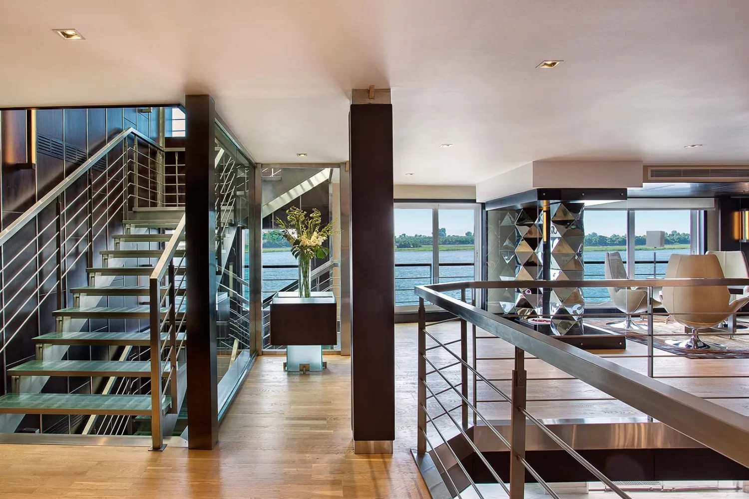 El Crucero por el Nilo de Gran Lujo de Oberoi Philae – Área de recepción y bienvenida elegante