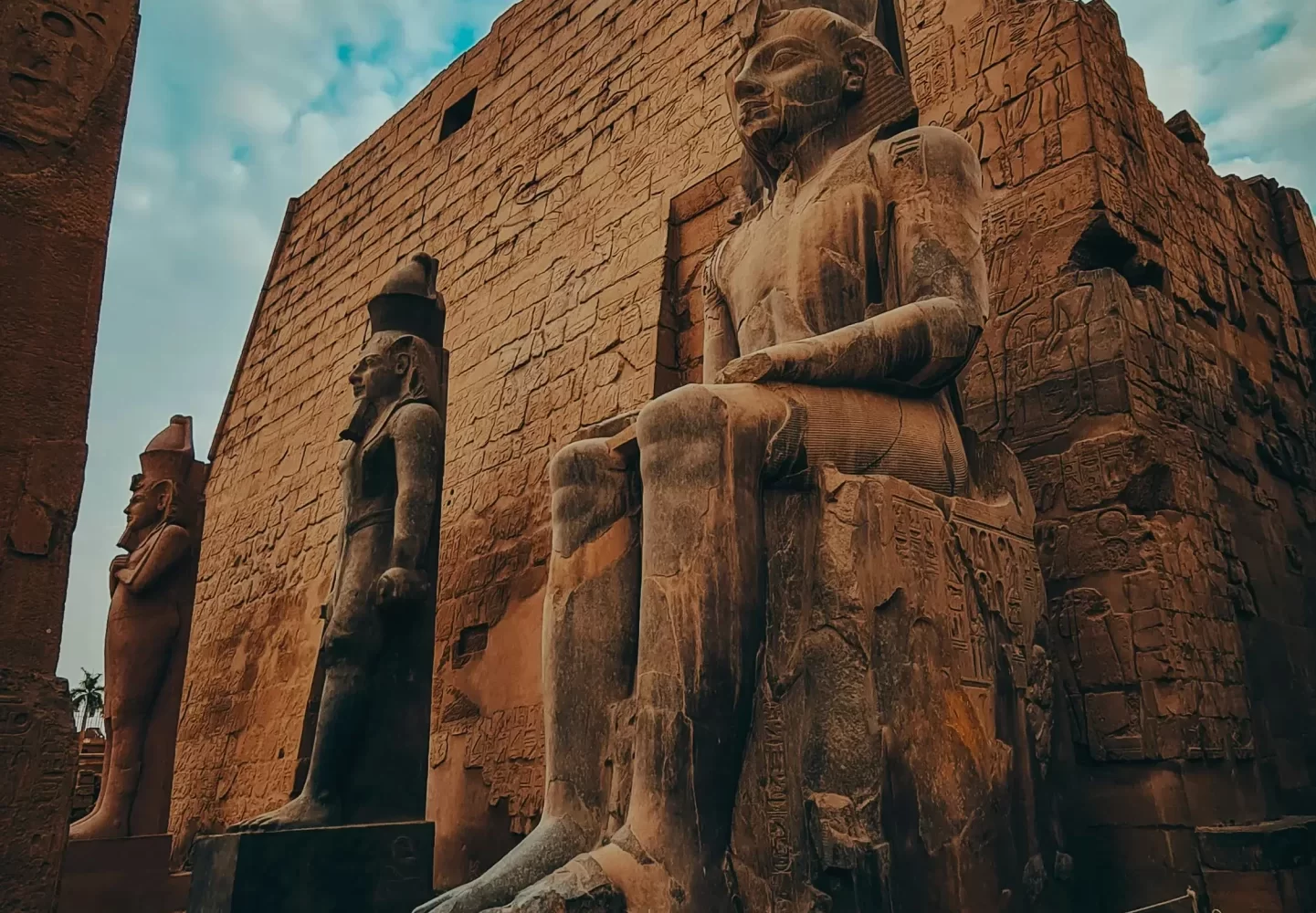 Crucero por el Nilo Jaz Crown Jewel: Templo de Luxor, columnas y estatuas faraónicas en Luxor