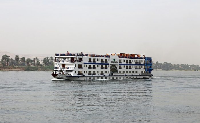 crucero por el Nilo desde Cairo a bordo del Esmeralda Nile Cruise navegando entre Asuán y Luxor