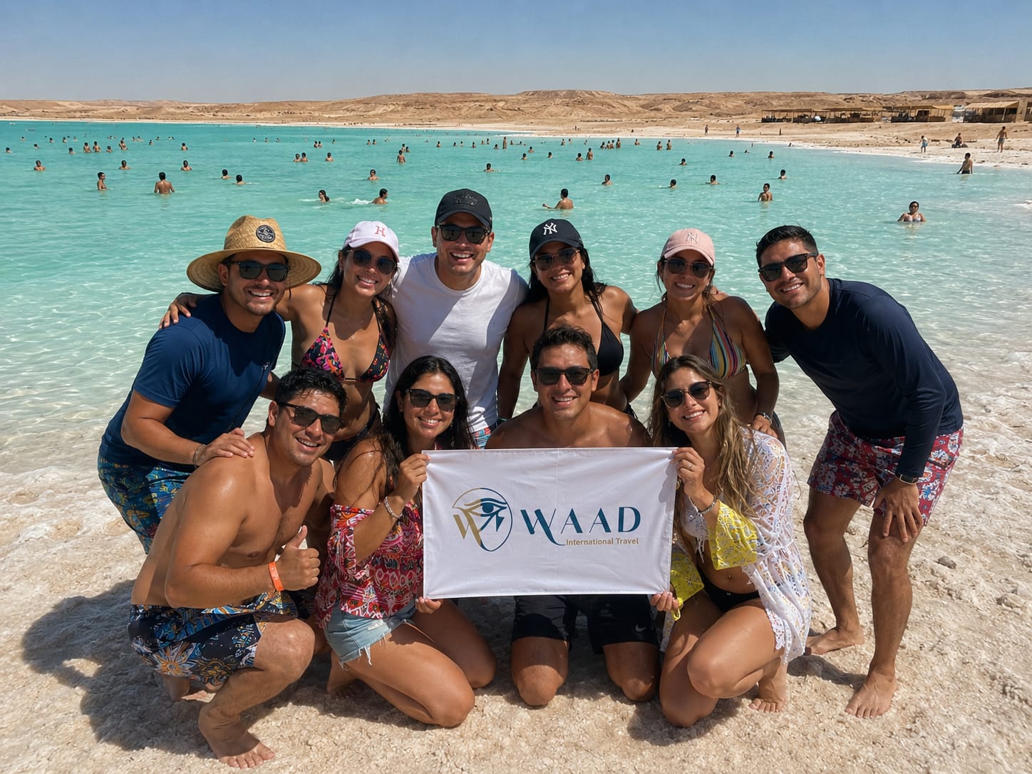 Lago Salado del Oasis de Siwa en Egipto con aguas cristalinas y paisajes naturales durante un viaje organizado por WAAD International Travel.
